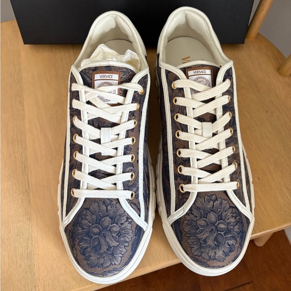 Versace Men's Barocco Greca Sneakers - Picture 6 of 11